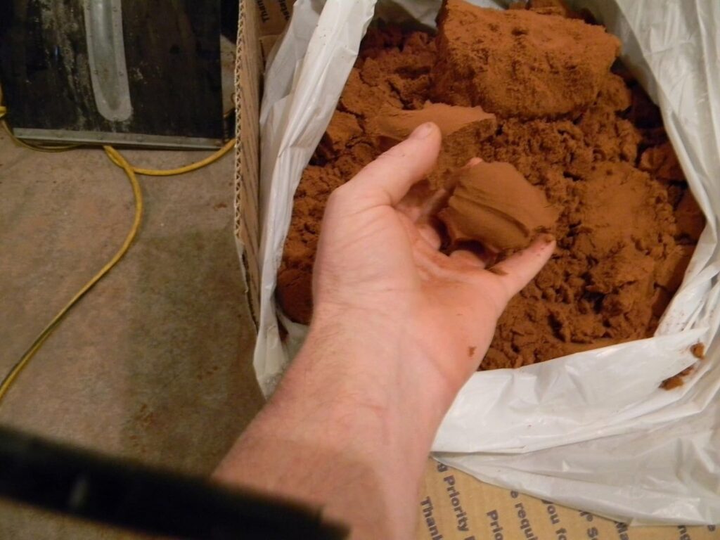 Petrobond Sand an Affordable Delft Clay Alternative for Precious Metal Casting Petrobond Sand an Affordable Delft Clay Alternative for Precious Metal Casting